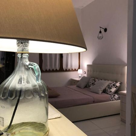 Elegante Monolocale Al Centro Del Paese Appartement Teulada Buitenkant foto