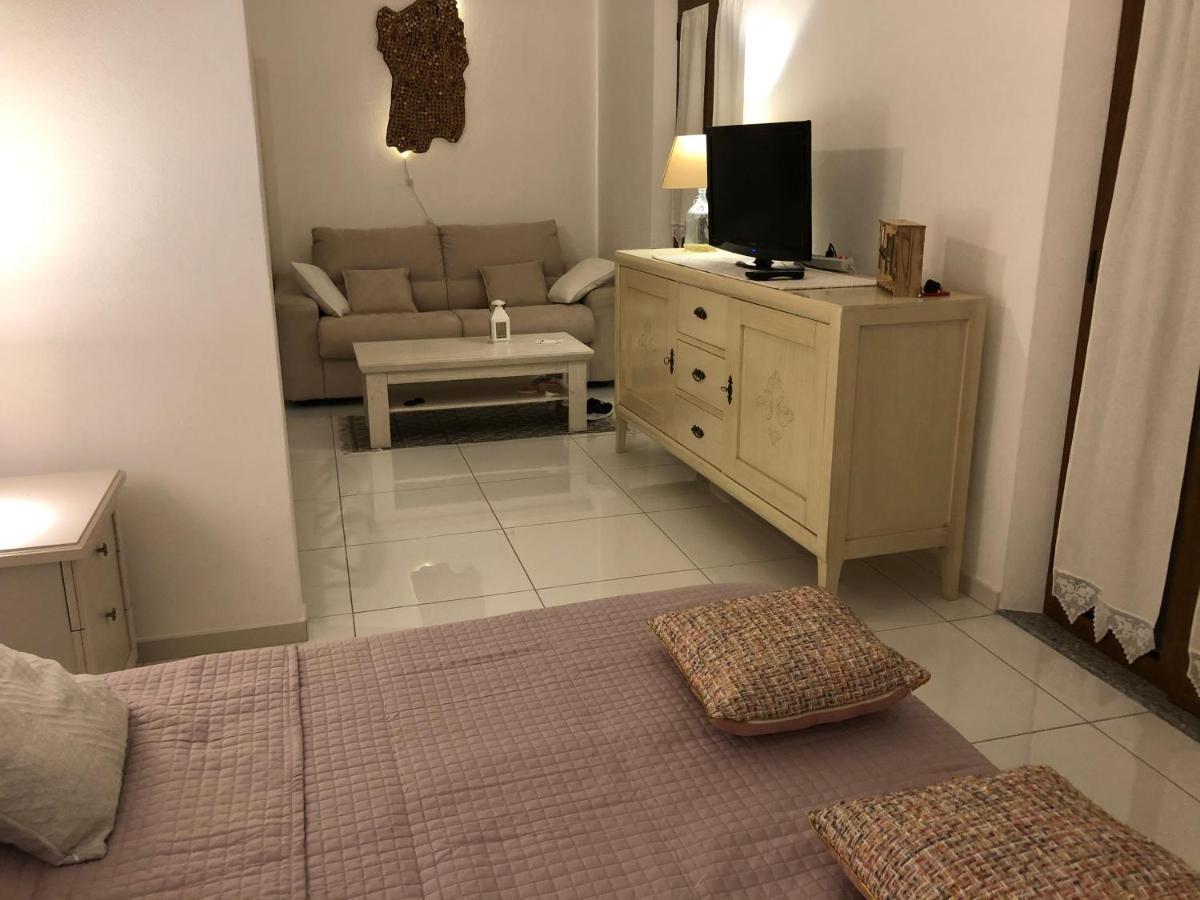 Elegante Monolocale Al Centro Del Paese Appartement Teulada Buitenkant foto