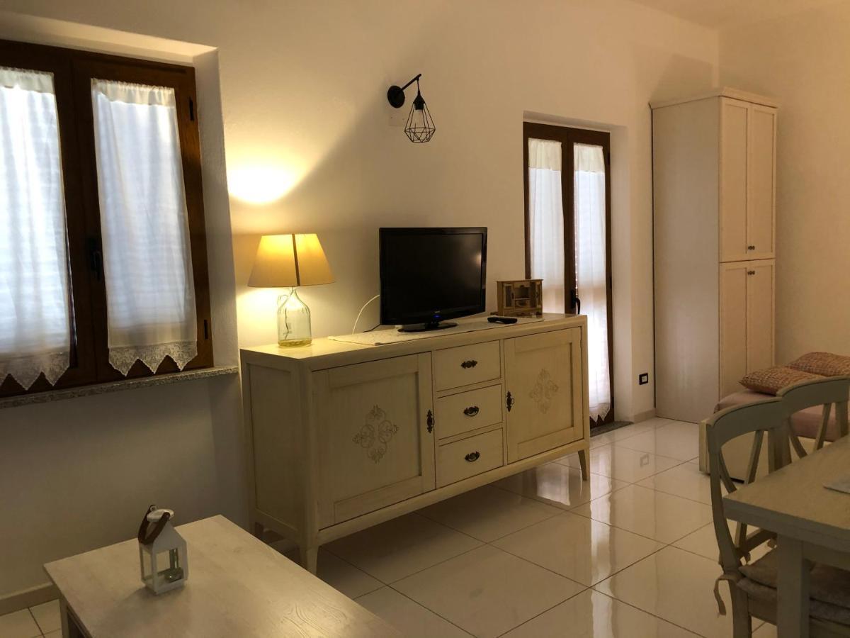 Elegante Monolocale Al Centro Del Paese Appartement Teulada Buitenkant foto